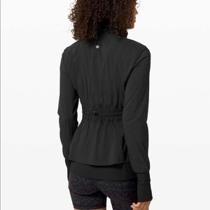Lululemon sights seen size 2 black cinched back